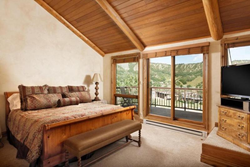 Snowmass Woodrun V 4 Bedroom Ski In, Ski Out Mountain Residence In The Heart Of Snowmass Village Aspen Exterior foto